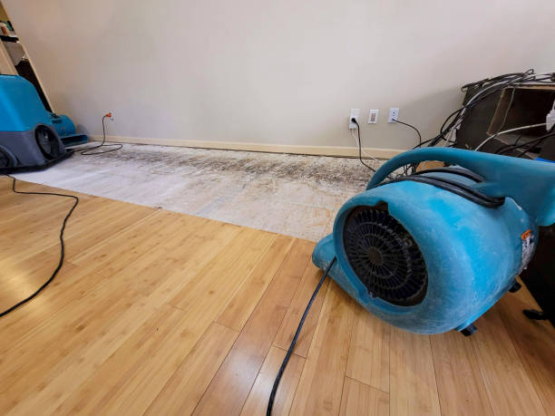 Professional Water Extraction technician working in Piscataway, NJ